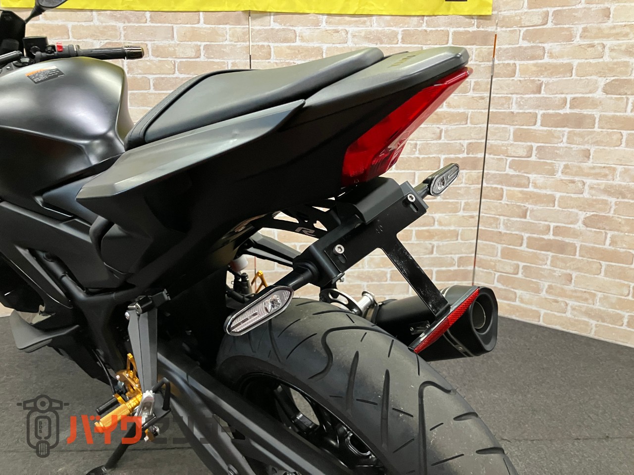 YZF-R25　WR'Sスリップオン　ベビーフェイスバックステップ　カウリングプロテクター　クイックシフター　フェンダーレス_6