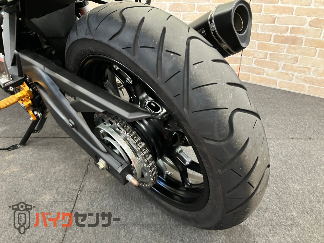 YZF-R25　WR'Sスリップオン　ベビーフェイスバックステップ　カウリングプロテクター　クイックシフター　フェンダーレス_7