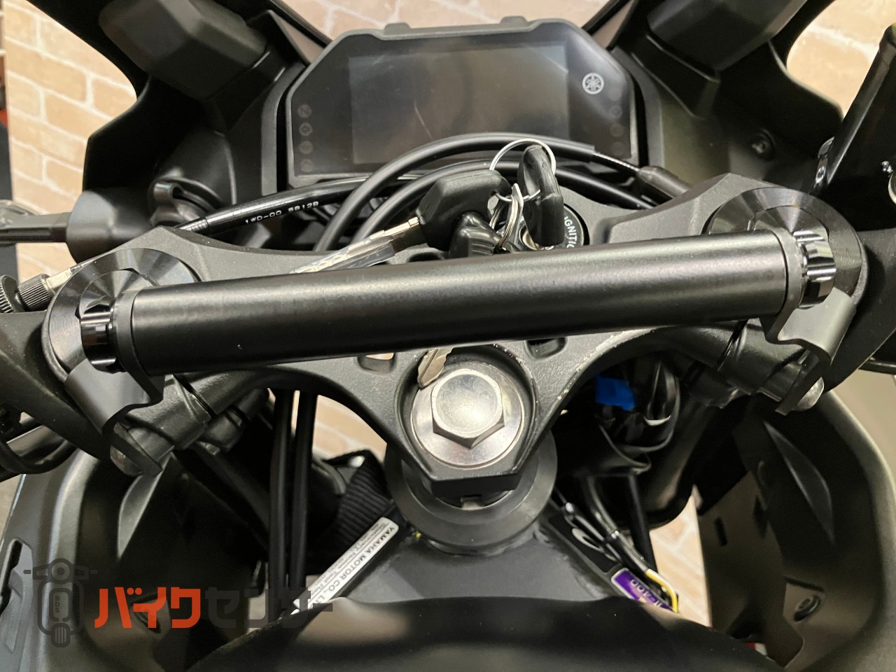 YZF-R25　WR'Sスリップオン　ベビーフェイスバックステップ　カウリングプロテクター　クイックシフター　フェンダーレス_10