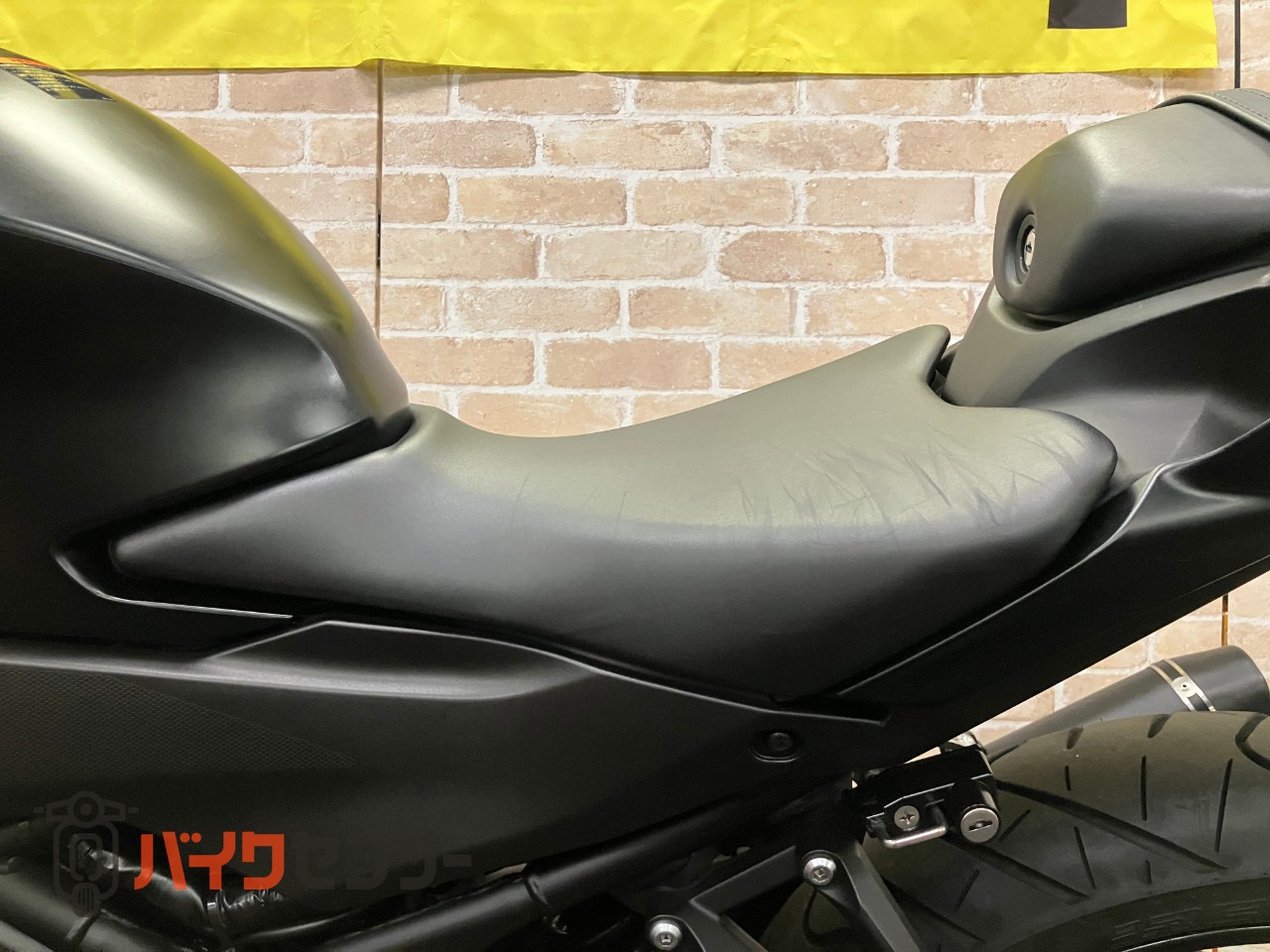 YZF-R25　WR'Sスリップオン　ベビーフェイスバックステップ　カウリングプロテクター　クイックシフター　フェンダーレス_19