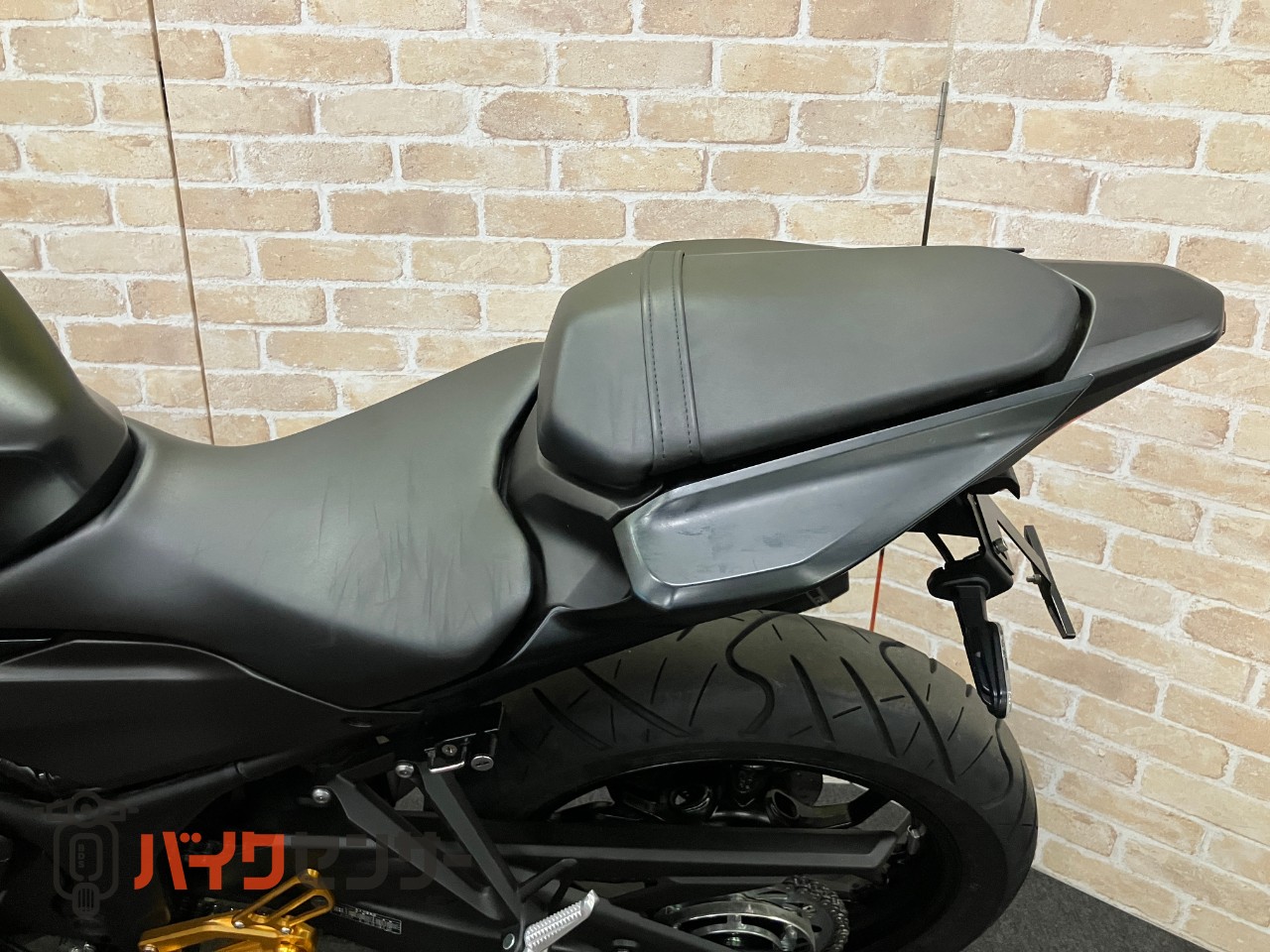 YZF-R25　WR'Sスリップオン　ベビーフェイスバックステップ　カウリングプロテクター　クイックシフター　フェンダーレス_23