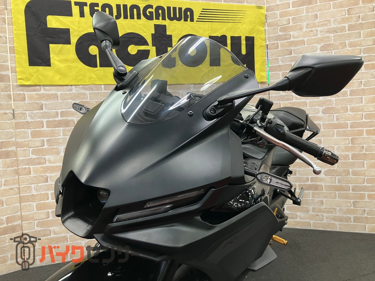 YZF-R25　WR'Sスリップオン　ベビーフェイスバックステップ　カウリングプロテクター　クイックシフター　フェンダーレス_24