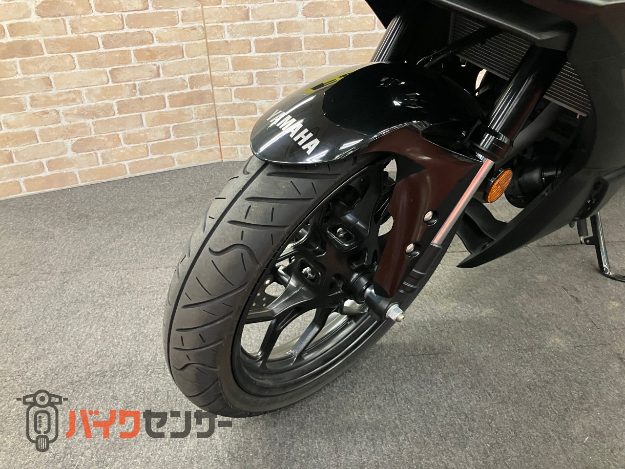 YZF-R25　WR'Sスリップオン　ベビーフェイスバックステップ　カウリングプロテクター　クイックシフター　フェンダーレス_25