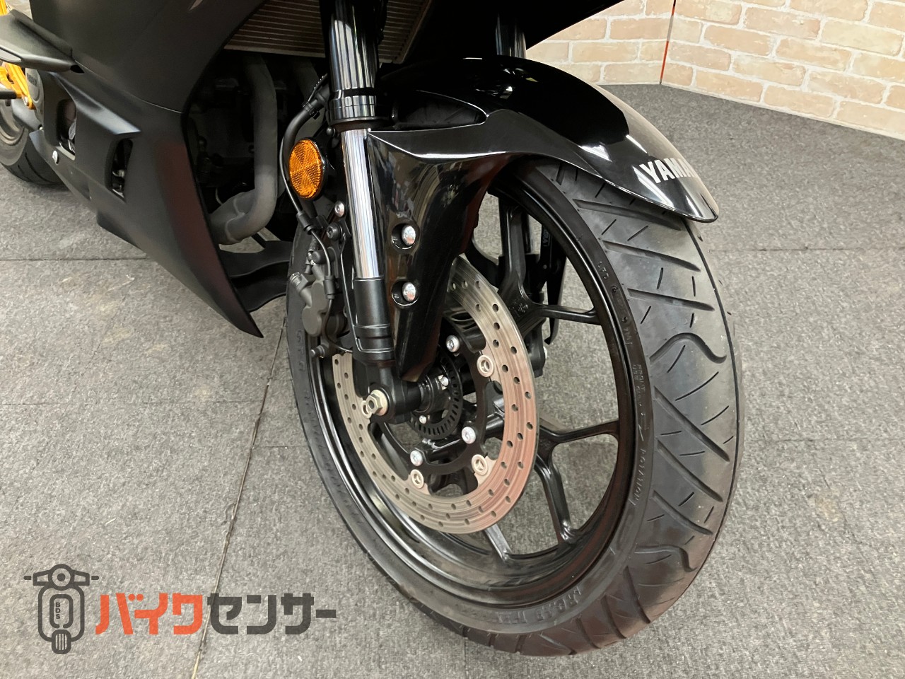 YZF-R25　WR'Sスリップオン　ベビーフェイスバックステップ　カウリングプロテクター　クイックシフター　フェンダーレス_29