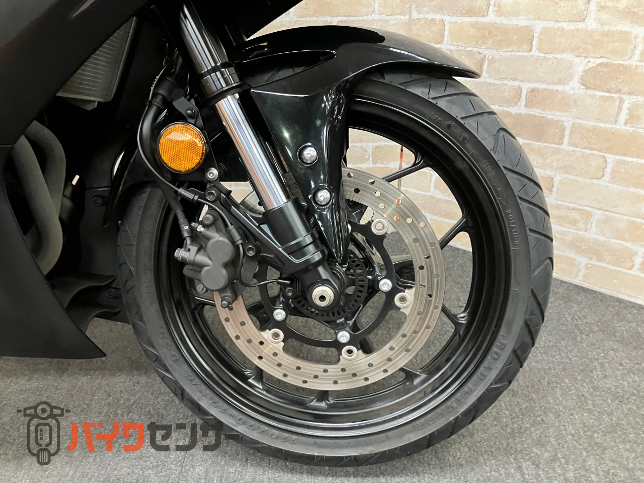 YZF-R25　WR'Sスリップオン　ベビーフェイスバックステップ　カウリングプロテクター　クイックシフター　フェンダーレス_33