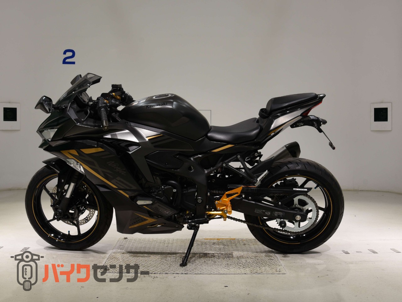 NINJA ZX-25R　ヨシムラフルエキ　バックステップ　フェンダーレス　コアガード　ETC マウントバー_1