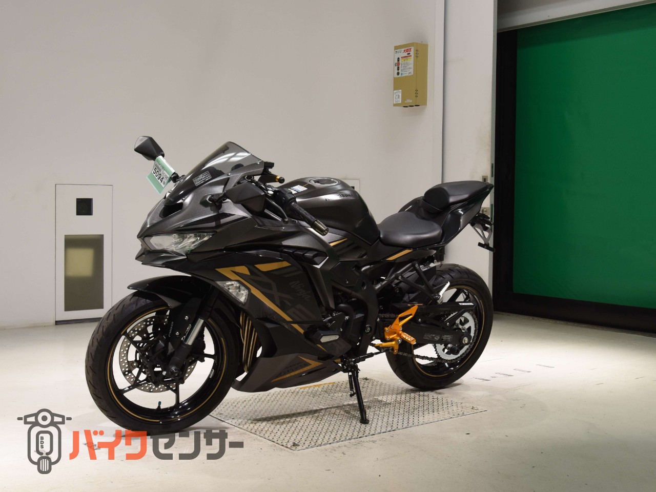 NINJA ZX-25R　ヨシムラフルエキ　バックステップ　フェンダーレス　コアガード　ETC マウントバー_3