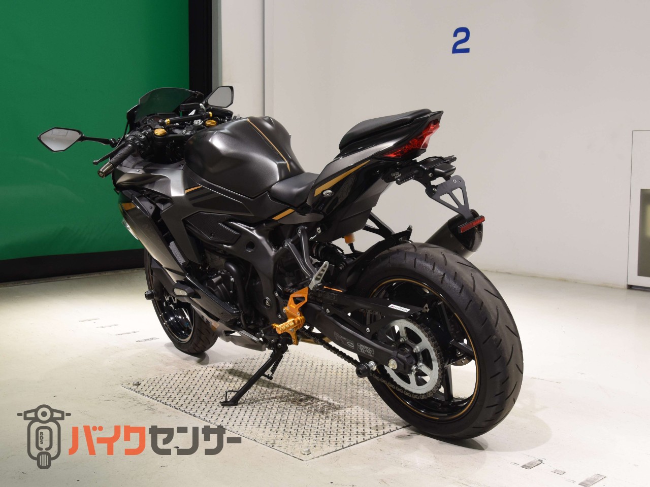 NINJA ZX-25R　ヨシムラフルエキ　バックステップ　フェンダーレス　コアガード　ETC マウントバー_5