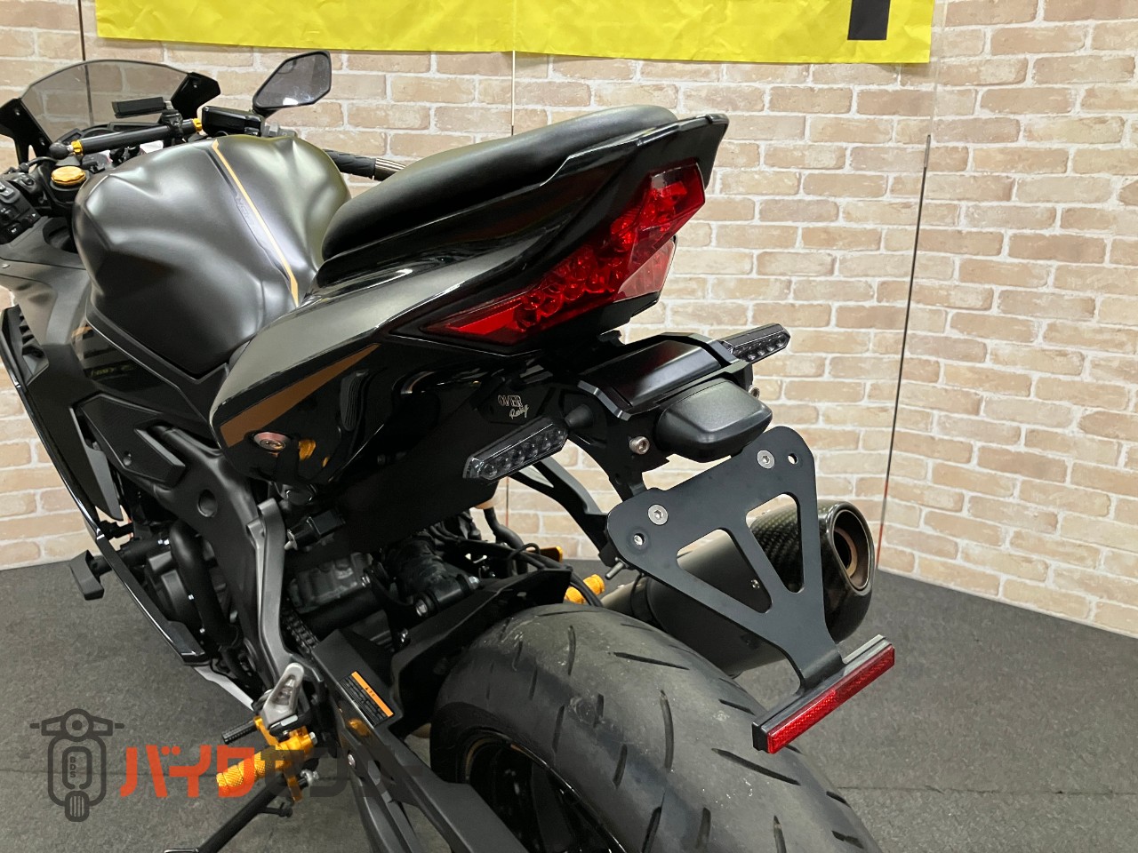 NINJA ZX-25R ヨシムラフルエキ バックステップ フェンダーレス コアガード ETC マウントバー_9