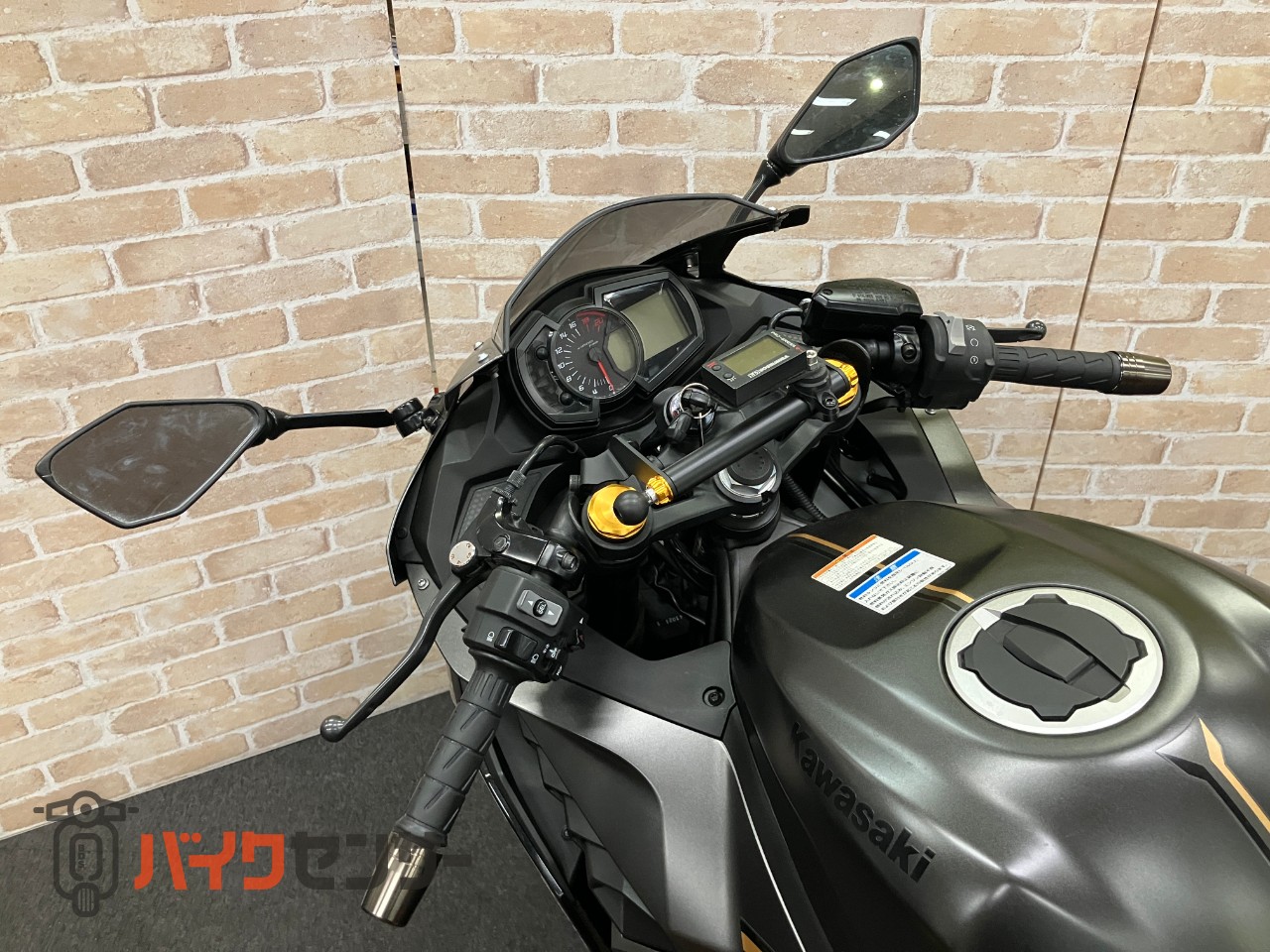 NINJA ZX-25R ヨシムラフルエキ バックステップ フェンダーレス コアガード ETC マウントバー_11