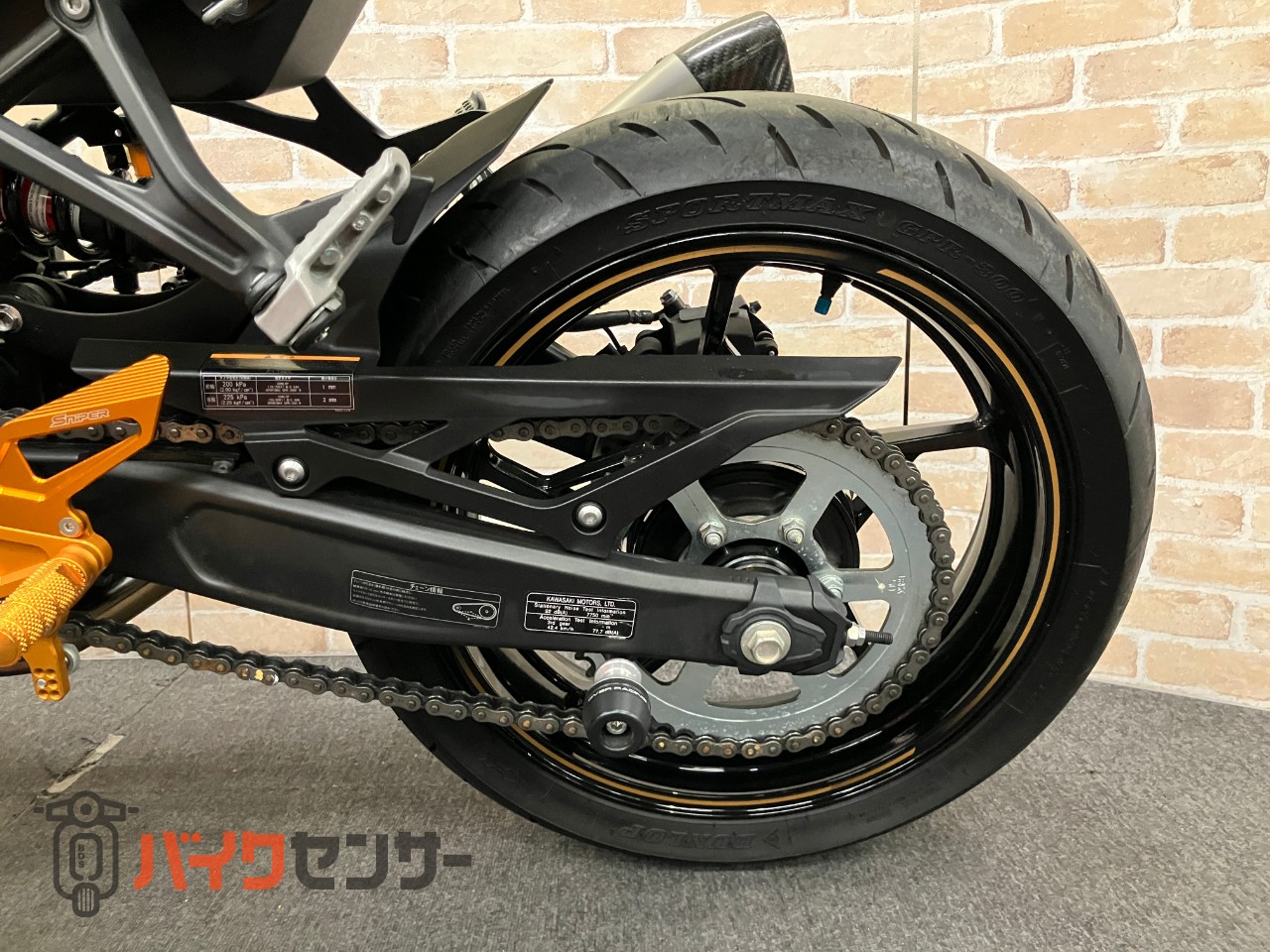 NINJA ZX-25R ヨシムラフルエキ バックステップ フェンダーレス コアガード ETC マウントバー_19
