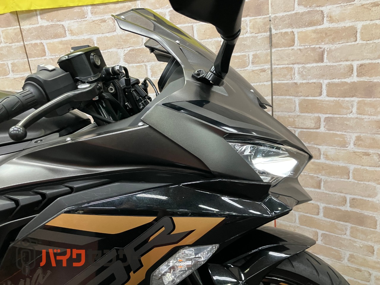 NINJA ZX-25R ヨシムラフルエキ バックステップ フェンダーレス コアガード ETC マウントバー_31