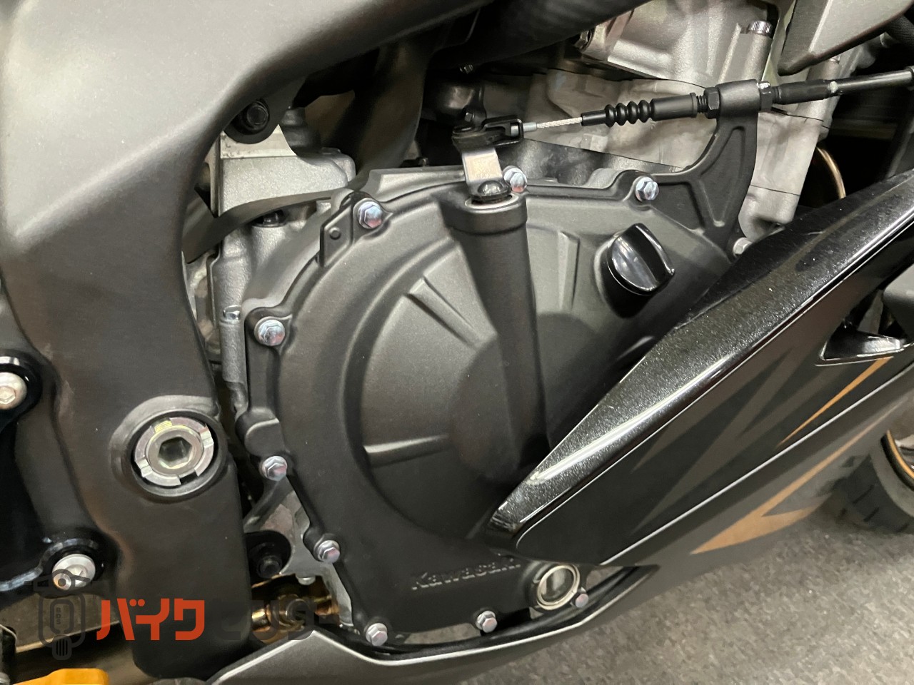 NINJA ZX-25R ヨシムラフルエキ バックステップ フェンダーレス コアガード ETC マウントバー_36