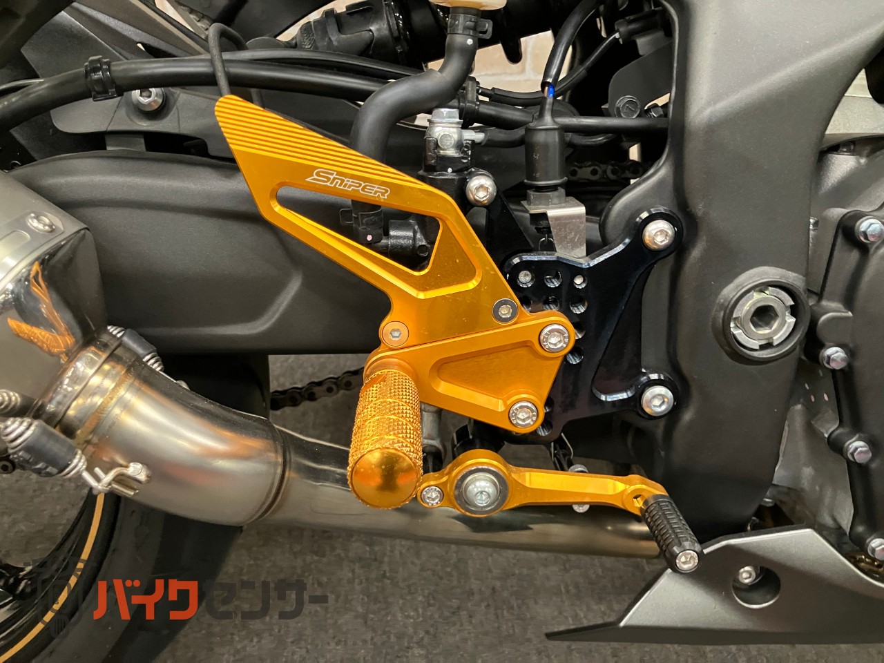 NINJA ZX-25R ヨシムラフルエキ バックステップ フェンダーレス コアガード ETC マウントバー_37