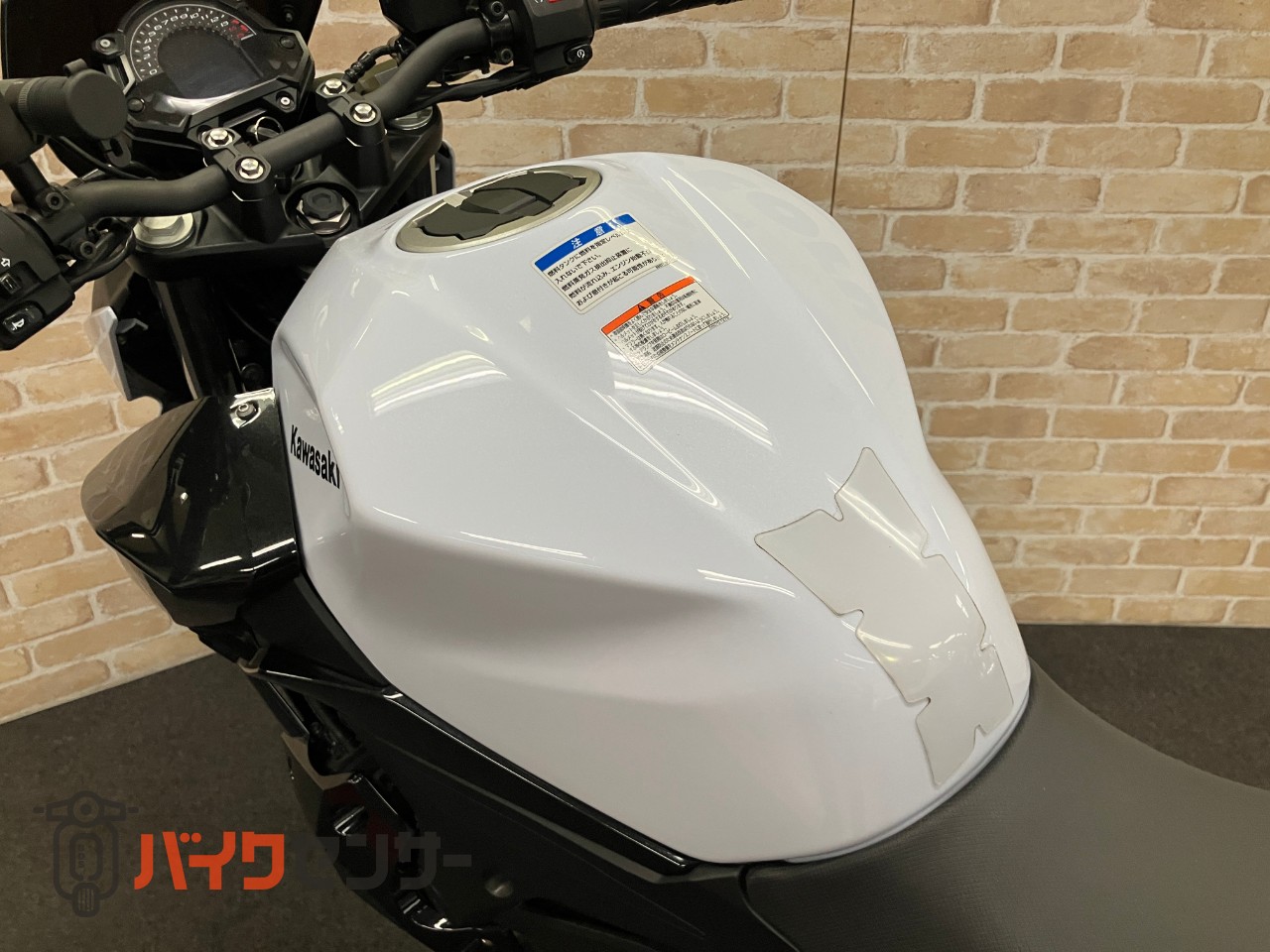 Z250　ラジエタースクリーン　メーターバイザー　ACTIVE左右レバー　ETC USB_11