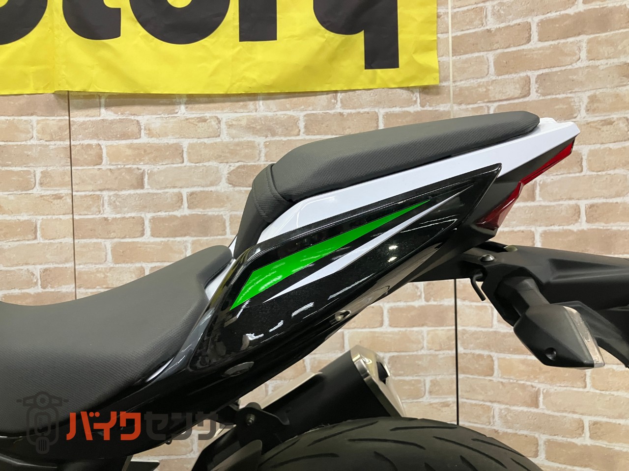Z250　ラジエタースクリーン　メーターバイザー　ACTIVE左右レバー　ETC USB_19