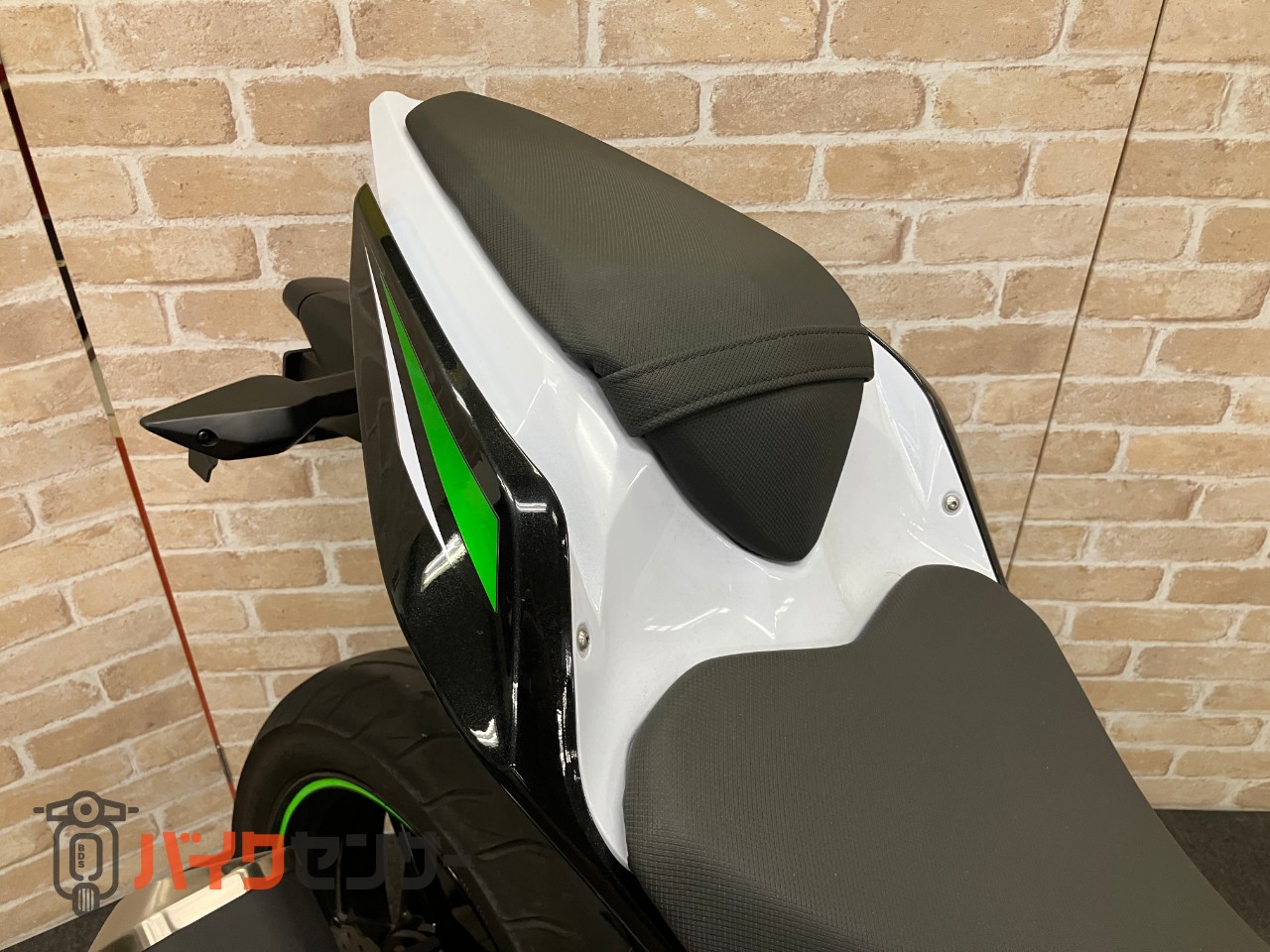 Z250　ラジエタースクリーン　メーターバイザー　ACTIVE左右レバー　ETC USB_28