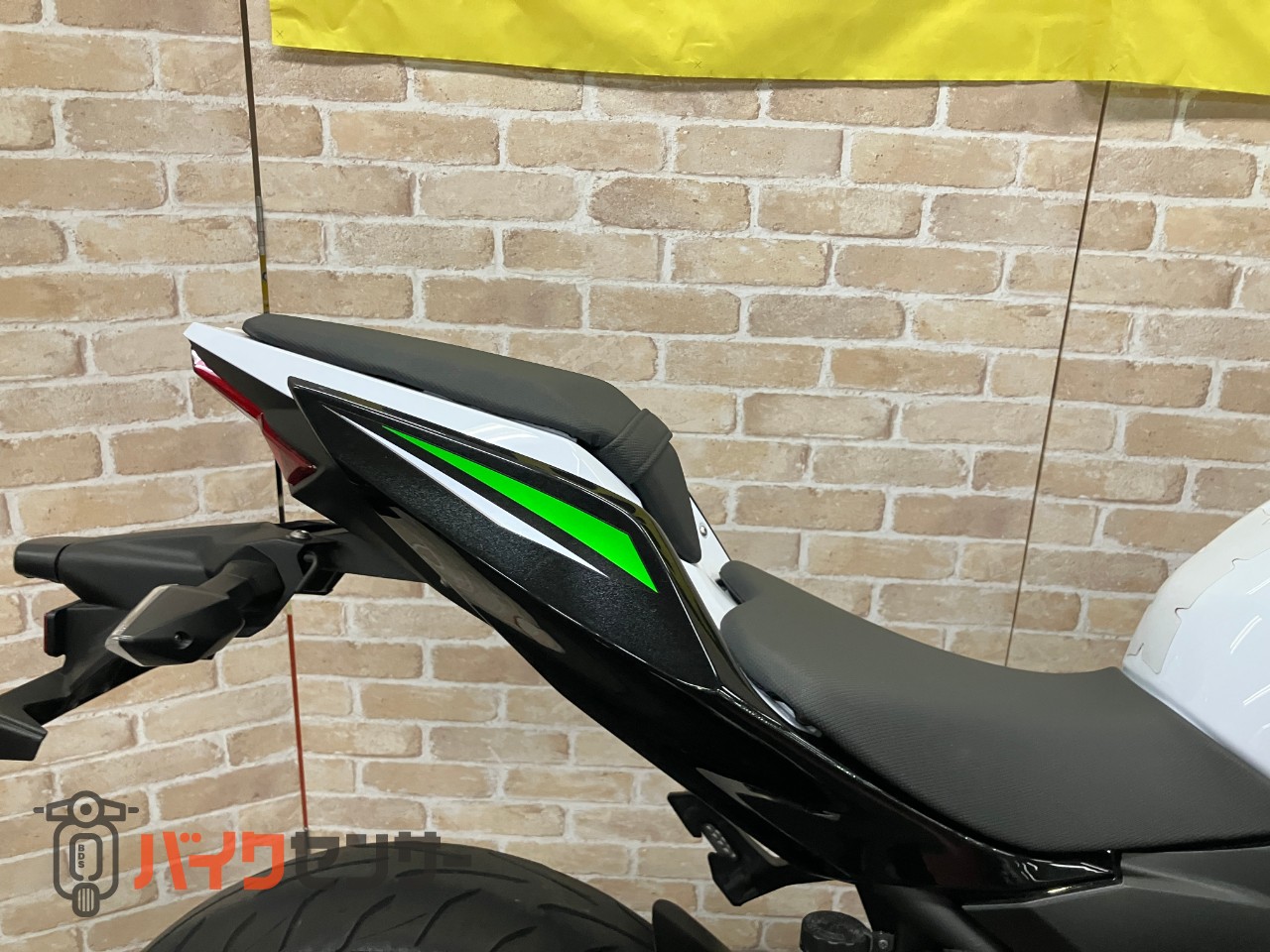 Z250　ラジエタースクリーン　メーターバイザー　ACTIVE左右レバー　ETC USB_36