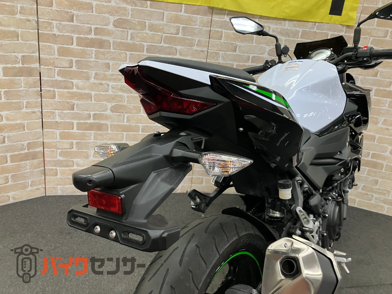 Z250　ラジエタースクリーン　メーターバイザー　ACTIVE左右レバー　ETC USB_40