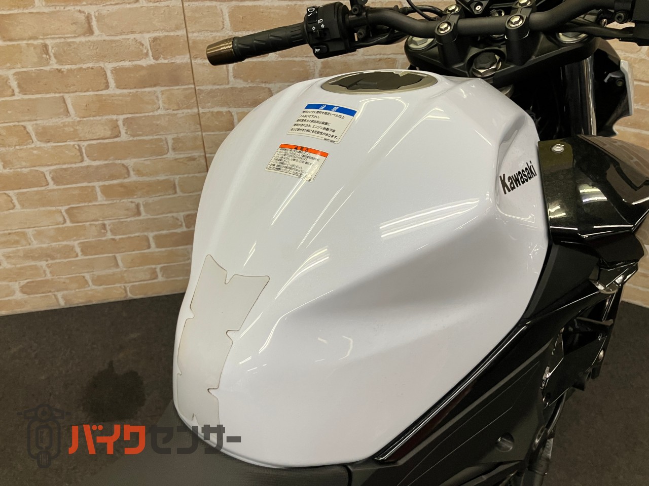 Z250　ラジエタースクリーン　メーターバイザー　ACTIVE左右レバー　ETC USB_43
