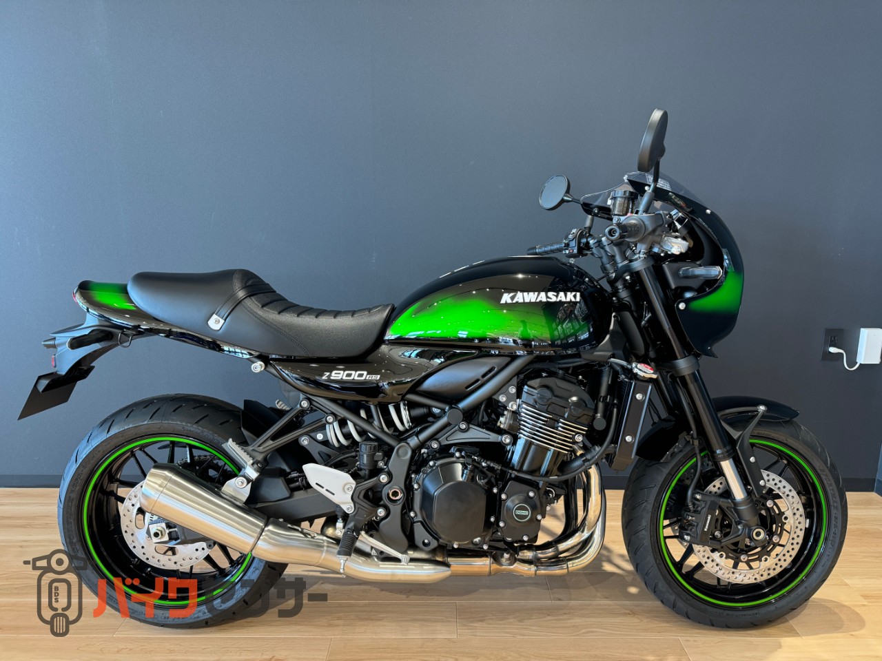カワサキ Z900RSカフェ 2025年モデル エボニーキャンディライム