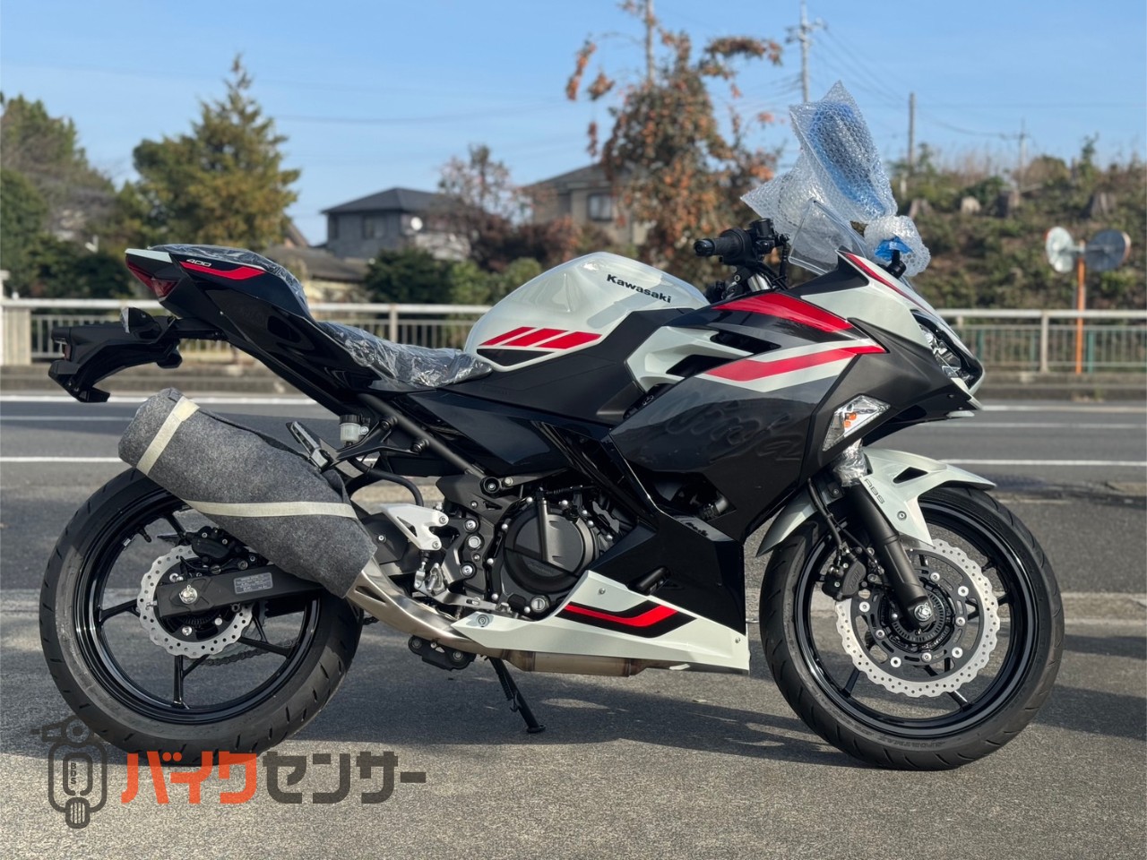 カワサキ NINJA400 2026年モデル パールロボティックホワイト