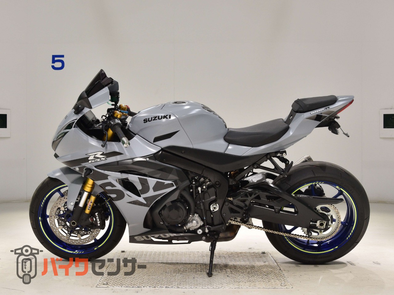 GSX-R1000R　アロースリップオン　フェンダーレス　スモークスクリーン_1