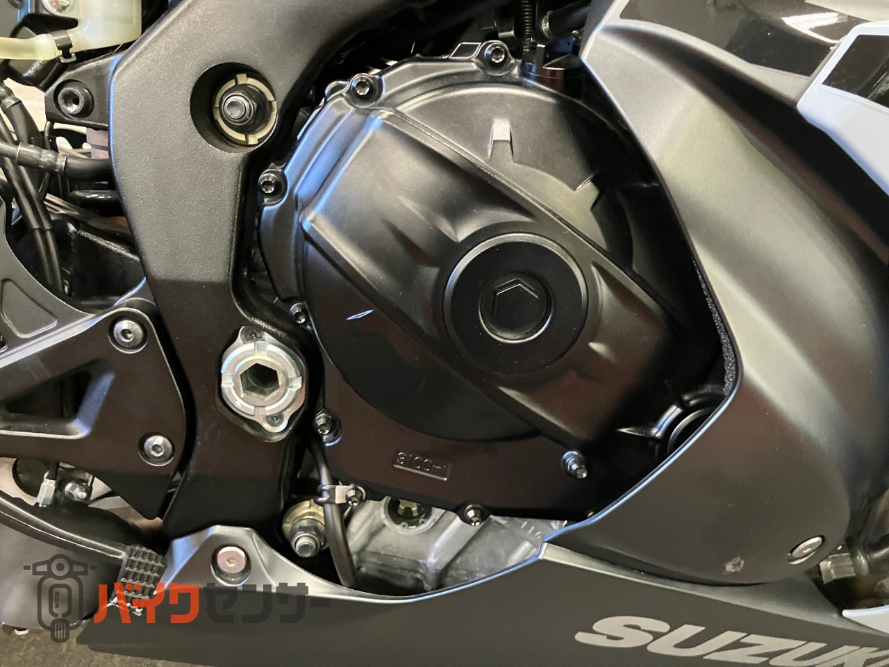 GSX-R1000R　アロースリップオン　フェンダーレス　スモークスクリーン_6