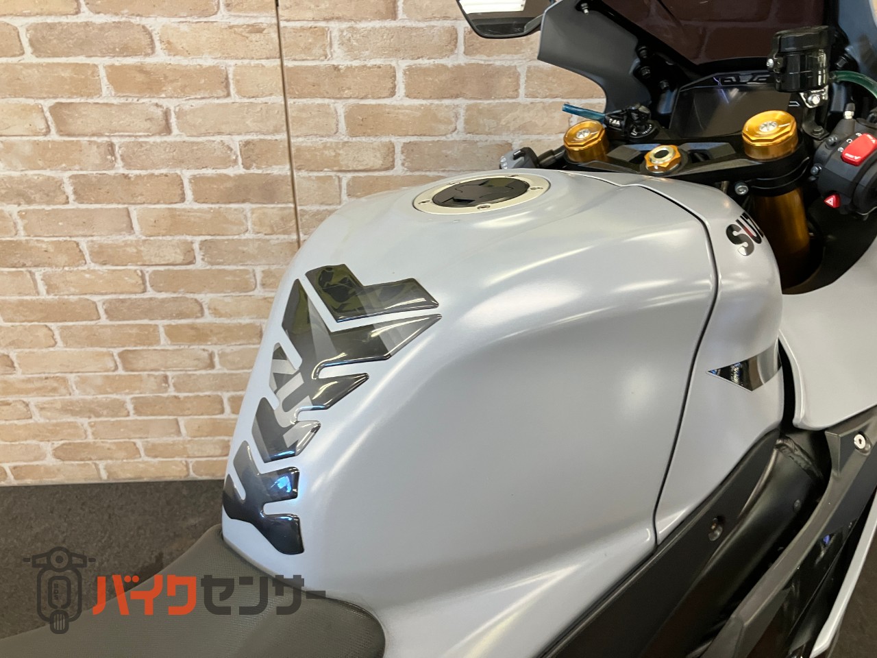 GSX-R1000R　アロースリップオン　フェンダーレス　スモークスクリーン_14