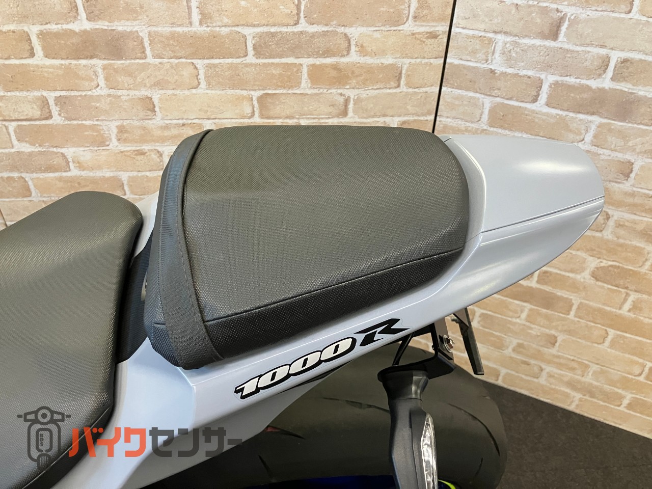 GSX-R1000R　アロースリップオン　フェンダーレス　スモークスクリーン_26