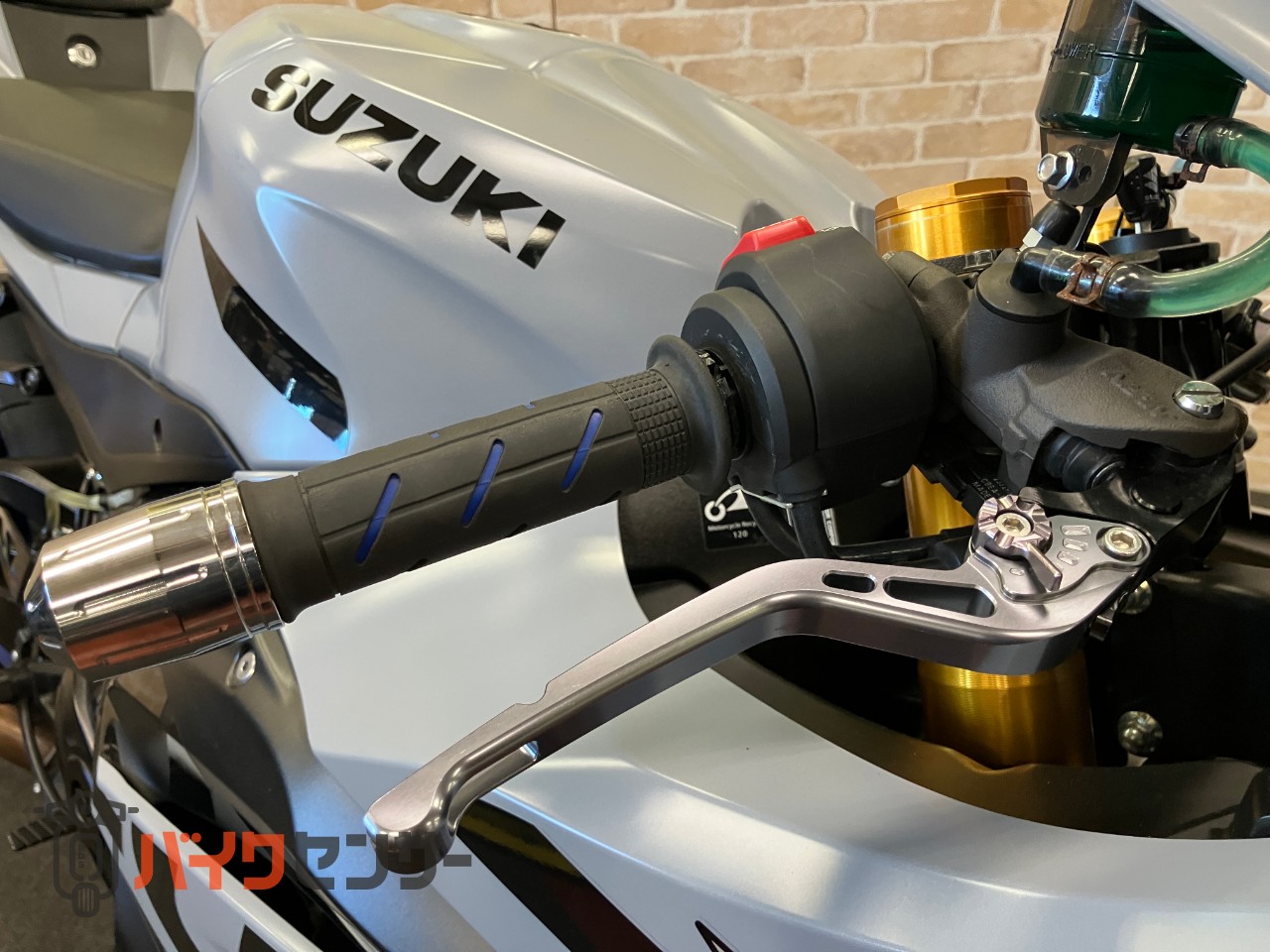 GSX-R1000R　アロースリップオン　フェンダーレス　スモークスクリーン_40