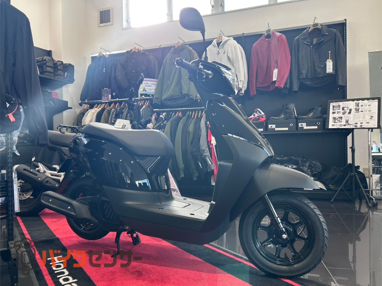 ラストモデル！希少なグラファイトブラック 本日入荷！現在入手困難