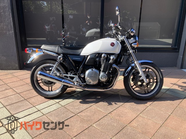 ＣＢ１１００　Ｅパッケージ　盗難防止装置装備　スマートフォンホルダー　ＵＳＢポート　グリップヒーター　ＥＴＣ２．０