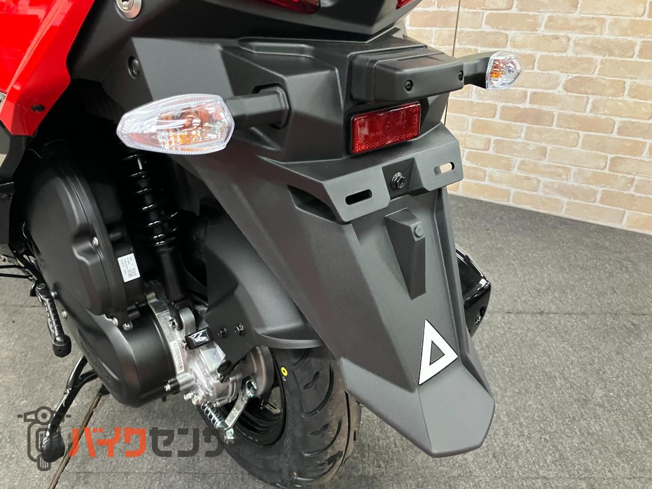 アヴェニス125　Ｍ6モデル　LEDヘッドライト　メットイン　サイドスタンド_7