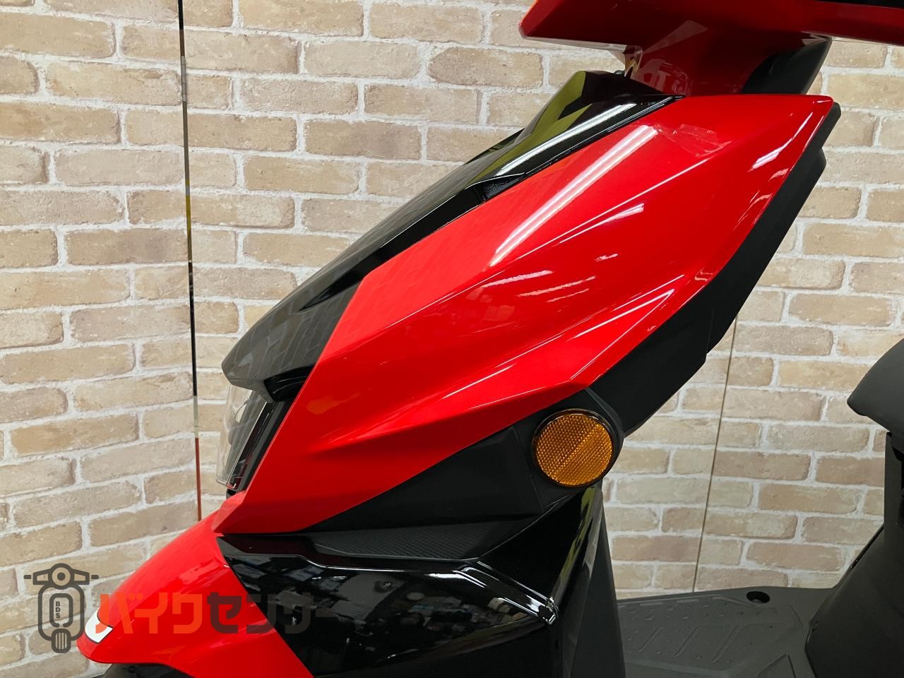 アヴェニス125　Ｍ6モデル　LEDヘッドライト　メットイン　サイドスタンド_10