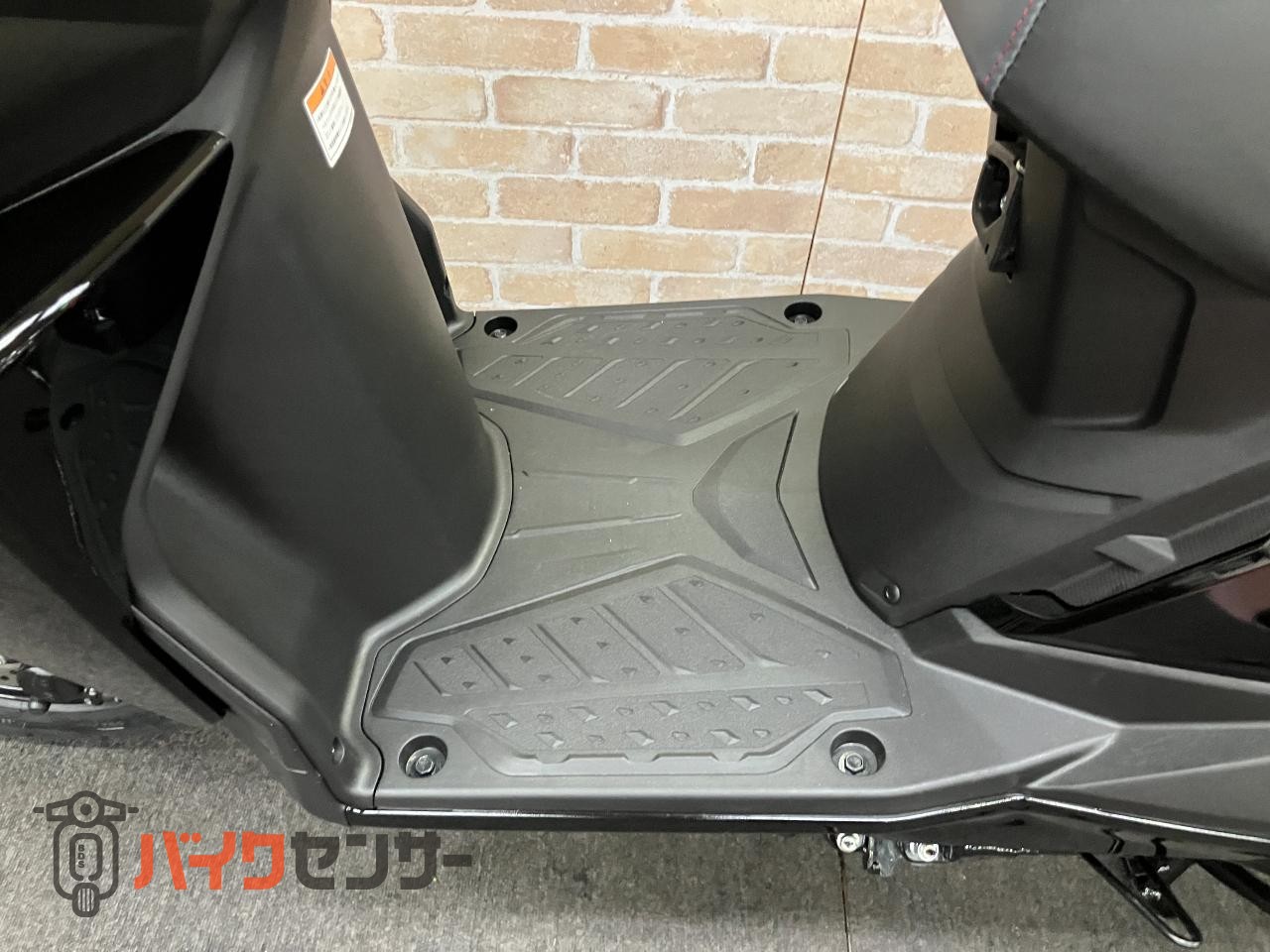 アヴェニス125　Ｍ6モデル　LEDヘッドライト　メットイン　サイドスタンド_12