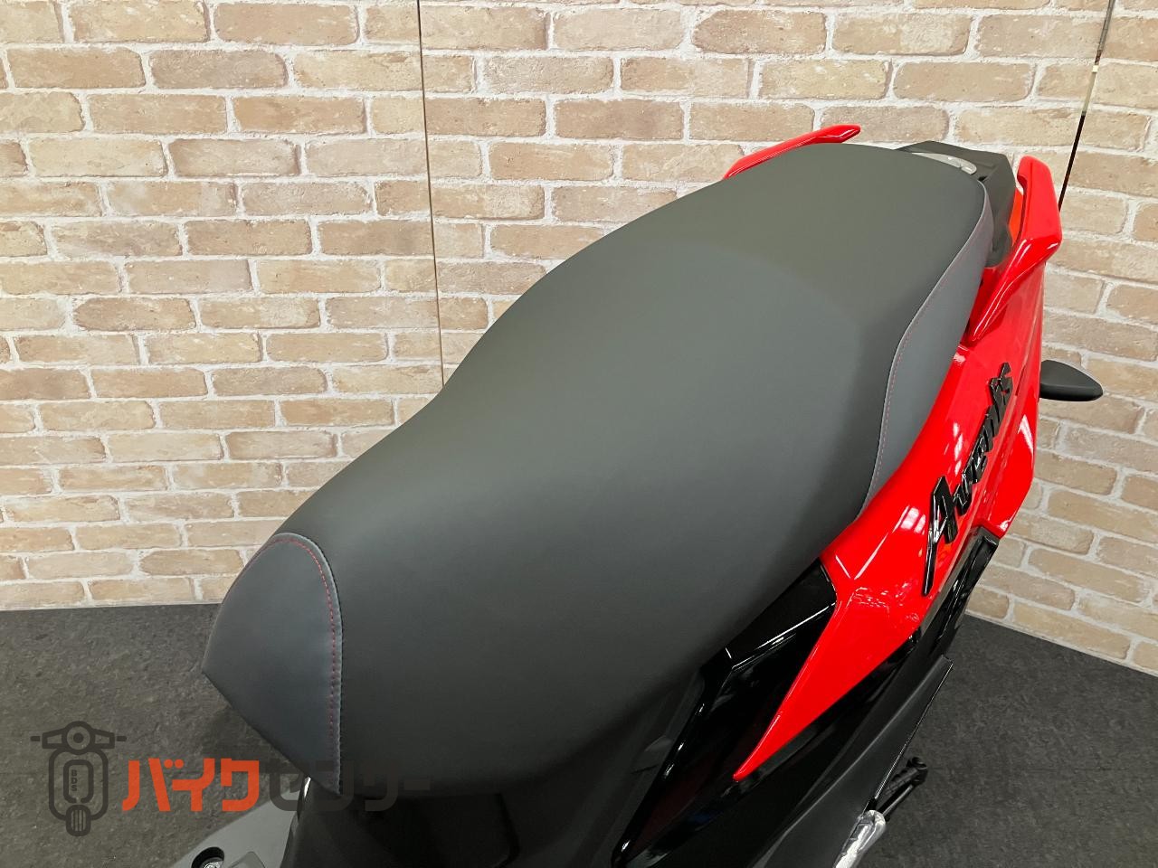 アヴェニス125　Ｍ6モデル　LEDヘッドライト　メットイン　サイドスタンド_20