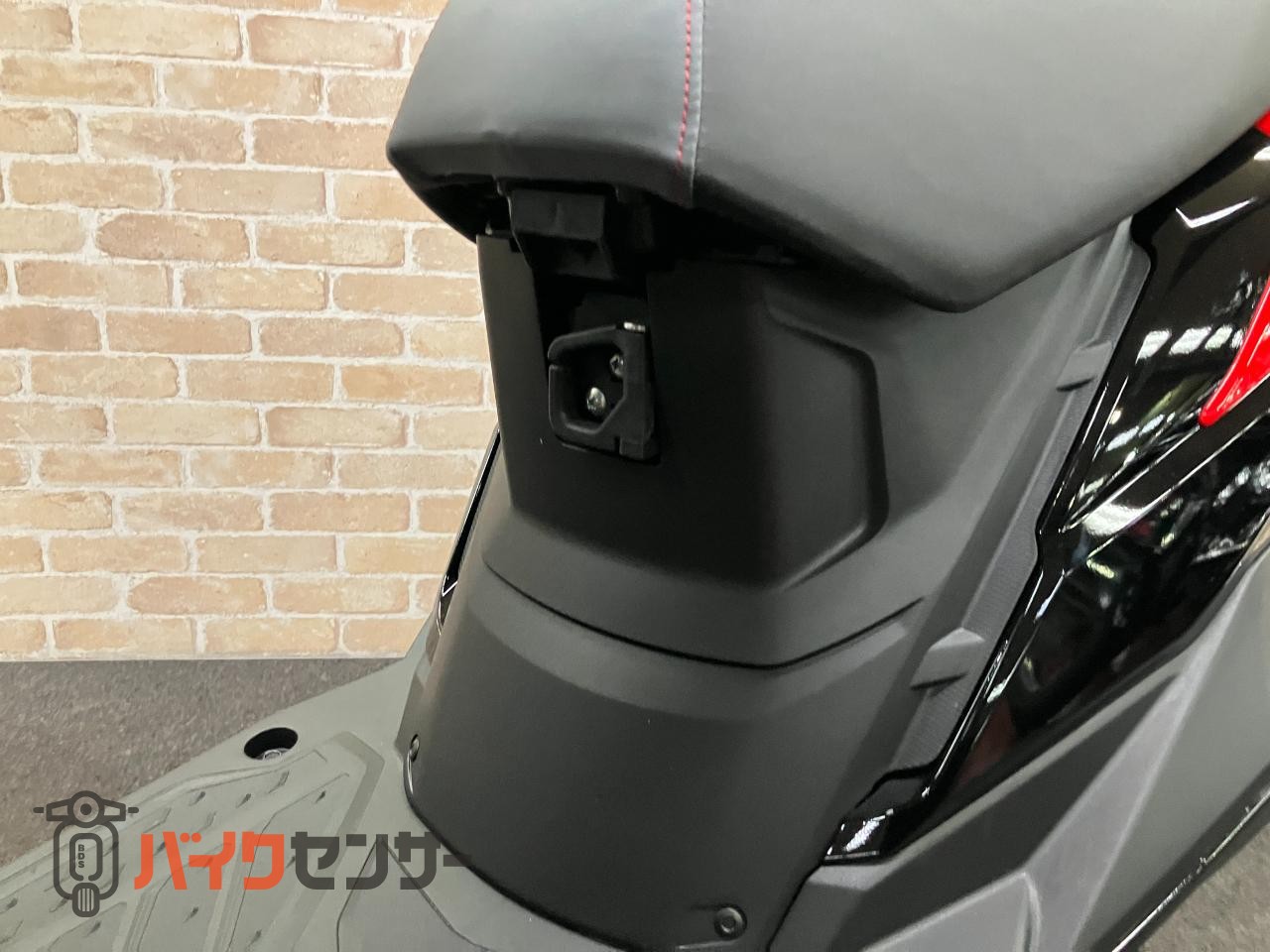 アヴェニス125　Ｍ6モデル　LEDヘッドライト　メットイン　サイドスタンド_21