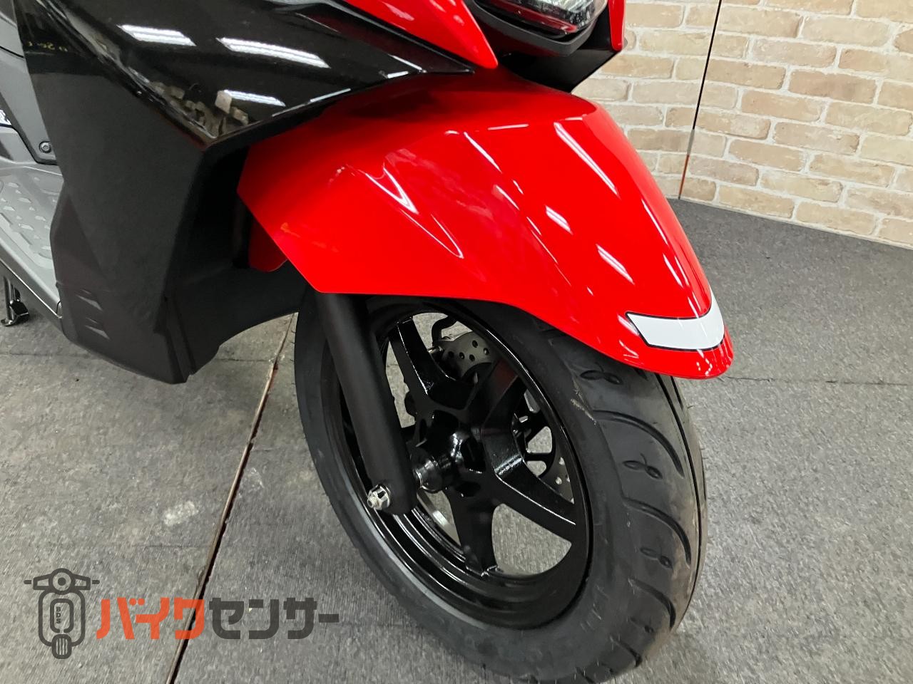 アヴェニス125　Ｍ6モデル　LEDヘッドライト　メットイン　サイドスタンド_24