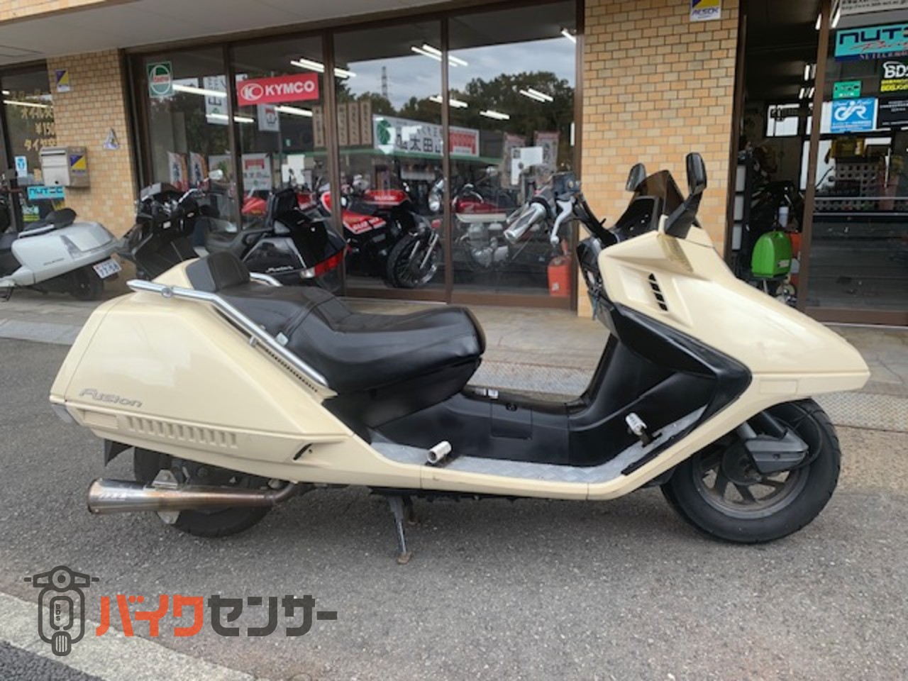 ホンダフュージョン純正ベージュカウルetc ホンダ フュージョン タイプX 最終型 ノーマル車両 純正カウル｜イイ