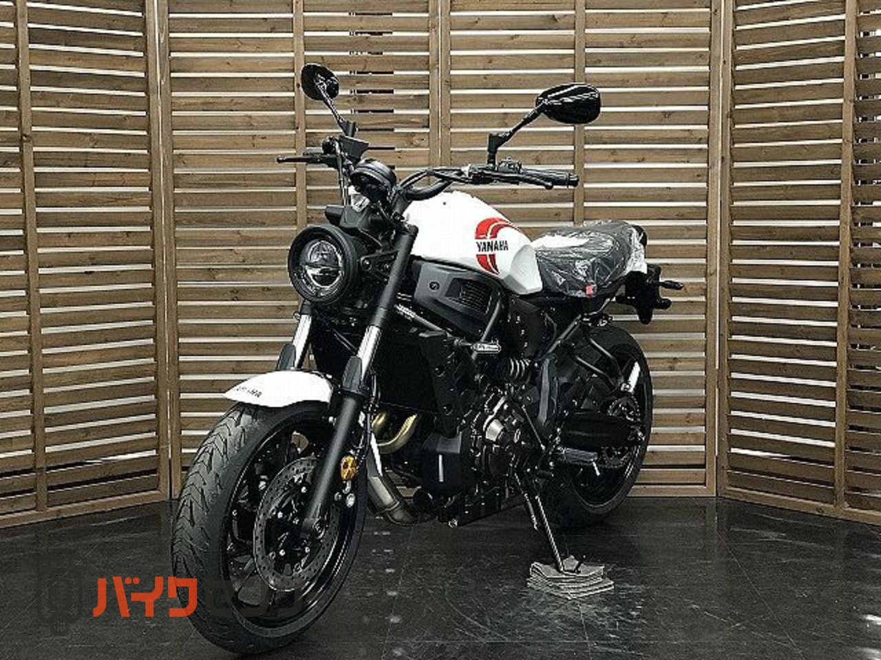 ヤマハ XSR700 2024年モデル ラジカルホワイト B581827| BDSバイクセンサー