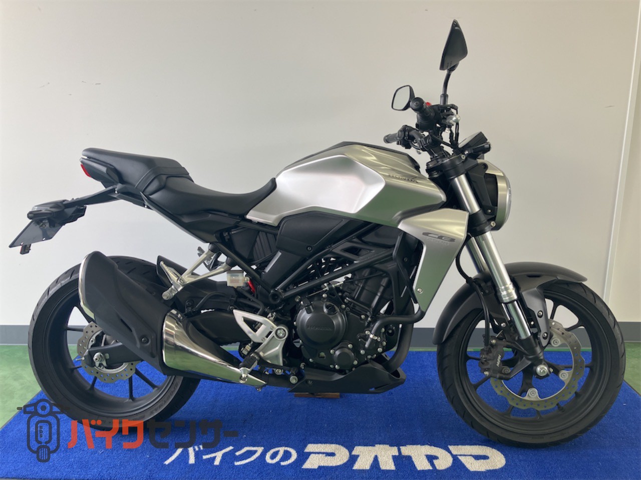 HONDA CB250R マットクリプトンシルバー　タンクカウル HONDA CB250R マットクリプトンシルバータンクカウル