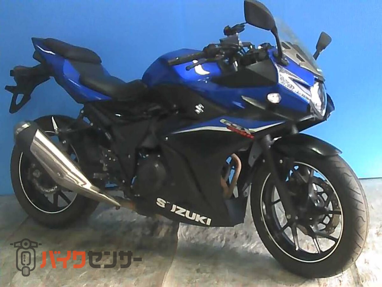 SUZUKI GSX250R 黒/赤 格安提供車 半額配送キャンペーン 期間限定価格