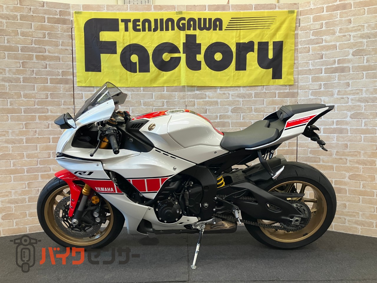 YZF-R1 60thアニバーサリー フェンダーレス_1