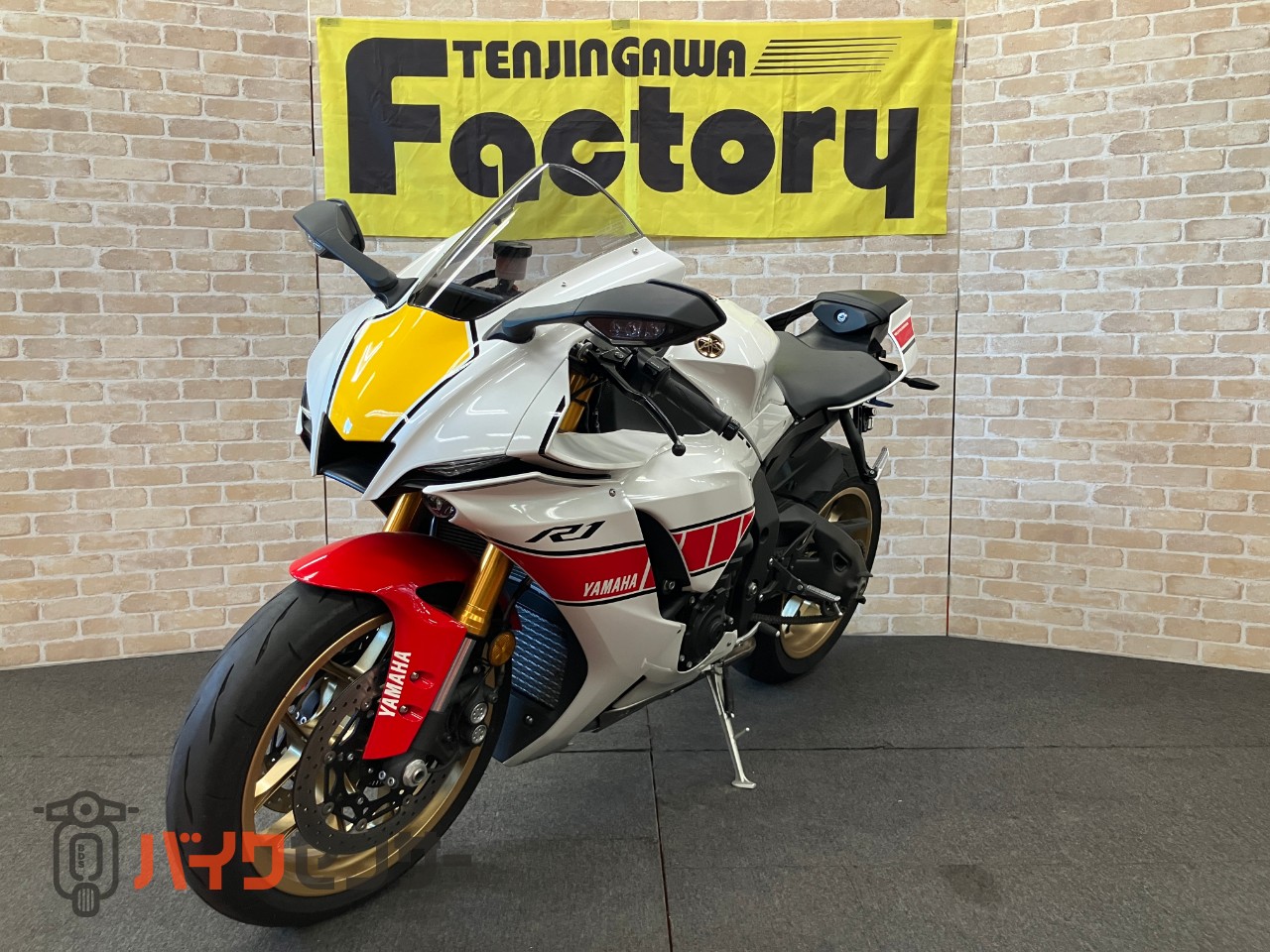 YZF-R1 60thアニバーサリー フェンダーレス_3
