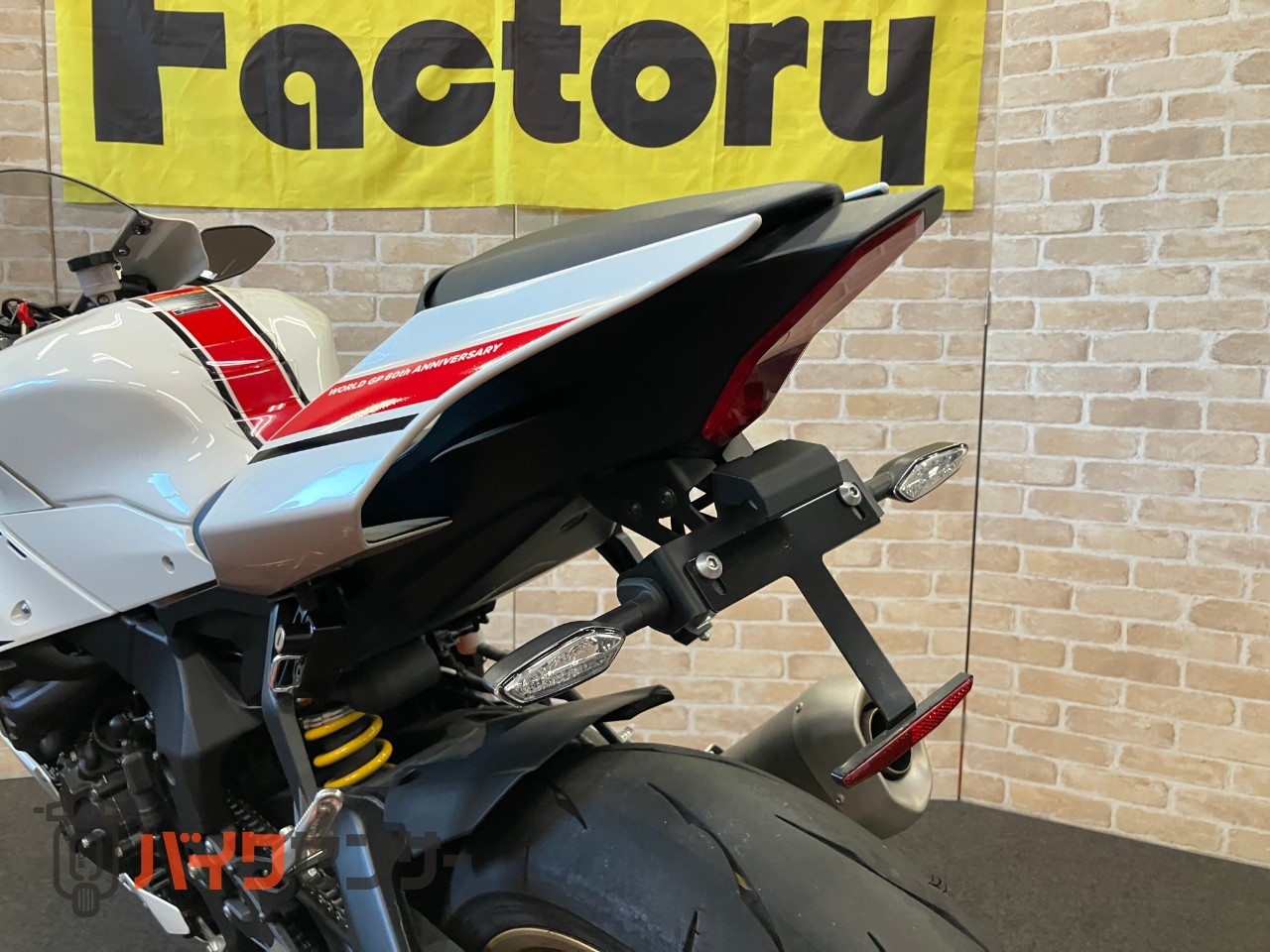 YZF-R1 60thアニバーサリー フェンダーレス_12