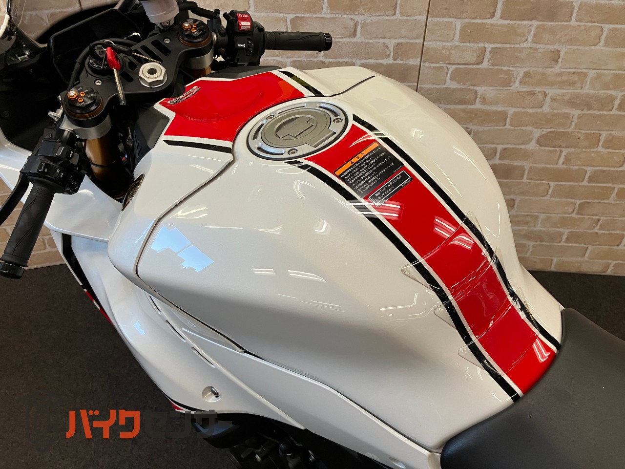 YZF-R1 60thアニバーサリー フェンダーレス_14