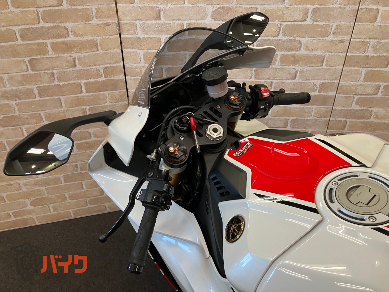 YZF-R1 60thアニバーサリー フェンダーレス_15