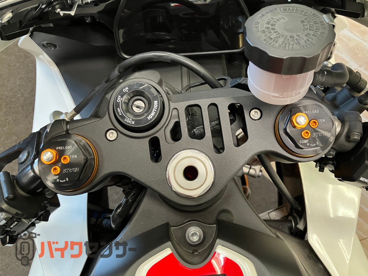 YZF-R1 60thアニバーサリー フェンダーレス_17