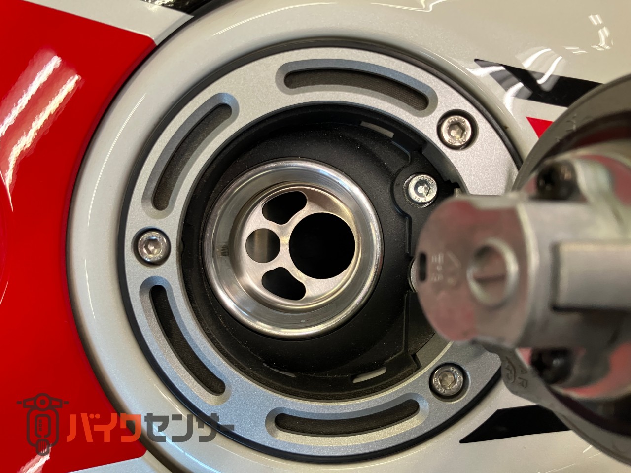 YZF-R1 60thアニバーサリー フェンダーレス_18